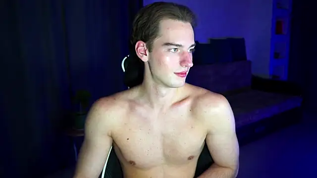 Snapshot of Litmate chatting on 10.29.25 Litmate online show from 10.29.25