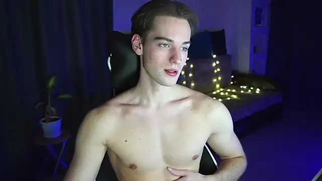 Snapshot of Litmate chatting on 12.17.25 Litmate online show from 12.17.25