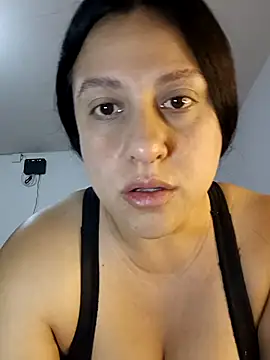 whitegirl0122 online show from 10.29.25