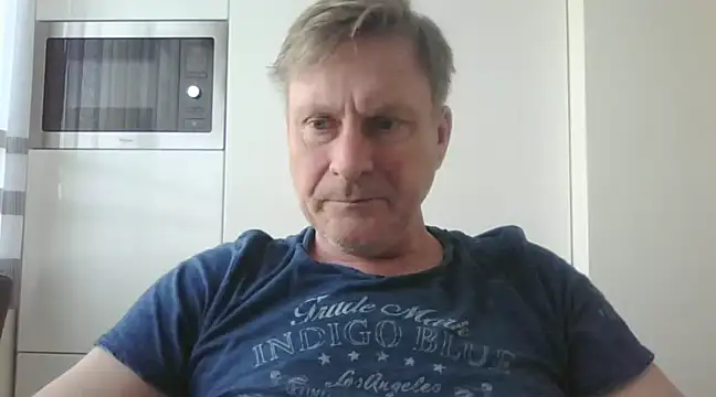 Snapshot of johnnym1 chatting on 01.27.25 johnnym1 online show from 01.27.25