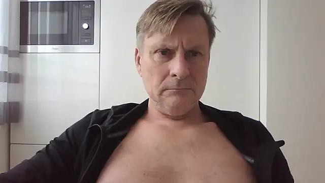 Snapshot of johnnym1 chatting on 01.13.26 johnnym1 online show from 01.13.26