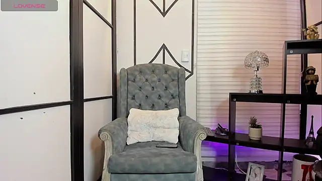 JuniorMorris  online show from 09.17.25