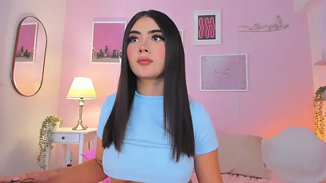 Snapshot of little-natt chatting on 02.07.25 little-natt online show from 02.07.25