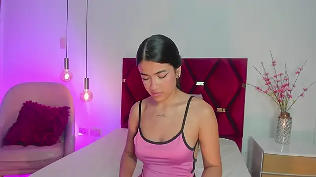 LeaahCarter online show from 12.12.24