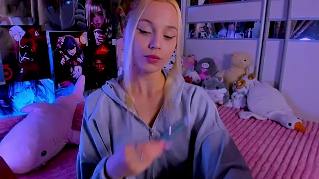 Snapshot of Cute__Pony chatting on 12.14.25 Cute Pony online show from 12.14.25