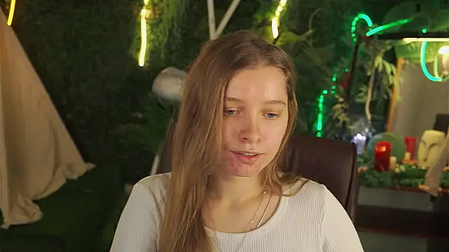 MayaSinabon online show from 02.15.25