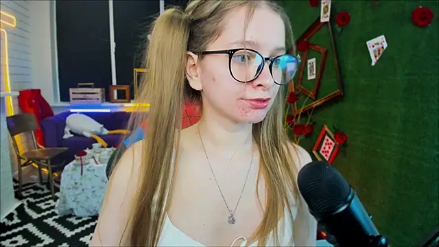 MayaSinabon online show from 02.23.25