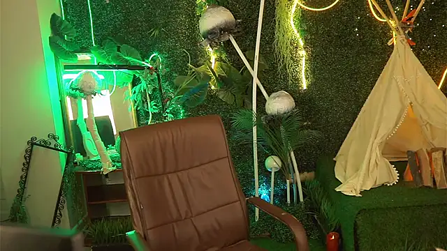 MayaSinabon online show from 03.15.25