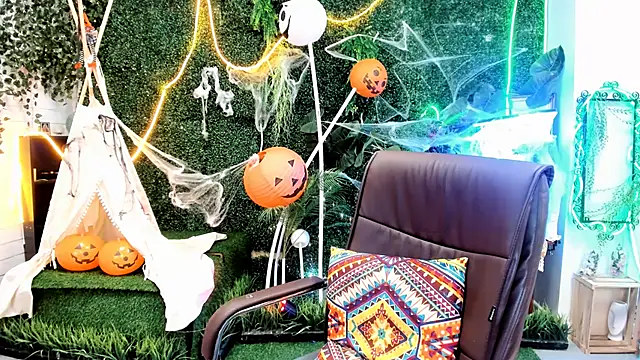 MayaSinabon online show from 10.18.25