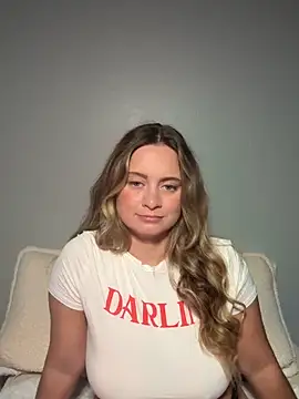Snapshot of Sophie_Raegan chatting on 10.22.25 Sophie Raegan online show from 10.22.25