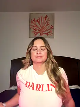 Snapshot of Sophie_Raegan chatting on 12.02.25 Sophie Raegan online show from 12.02.25