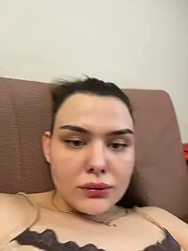 Snapshot of NikaMur chatting on 11.28.25 NikaMur online show from 11.28.25