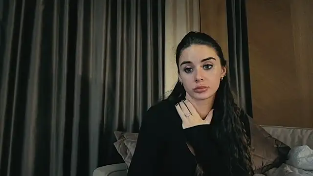 Snapshot of your_bunnygirl chatting on 11.08.25 your bunnygirl online show from 11.08.25