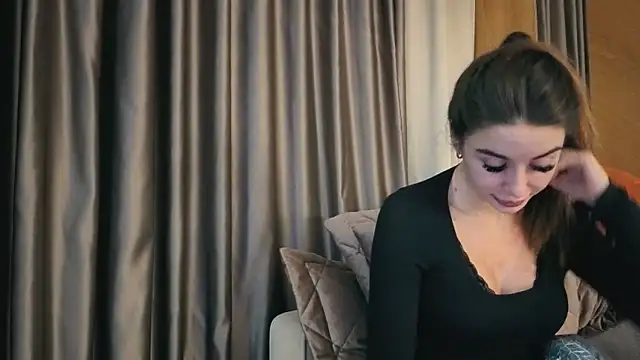 Snapshot of your_bunnygirl chatting on 11.19.25 your bunnygirl online show from 11.19.25