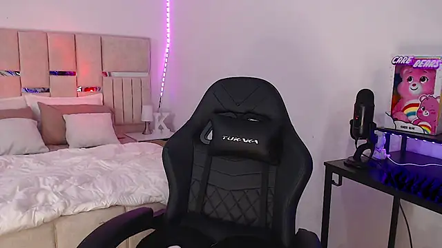 Snapshot of KimGeorgia_ chatting on 03.15.25 KimGeorgia online show from 03.15.25