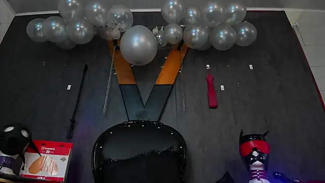 Snapshot of CharlotteScotte chatting on 01.09.25 CharlotteScotte online show from 01.09.25