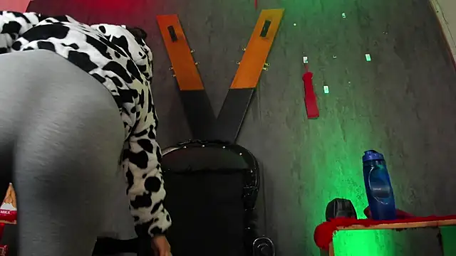 Snapshot of CharlotteScotte chatting on 01.14.25 CharlotteScotte online show from 01.14.25