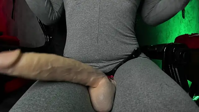 Snapshot of CharlotteScotte chatting on 01.14.25 CharlotteScotte online show from 01.14.25