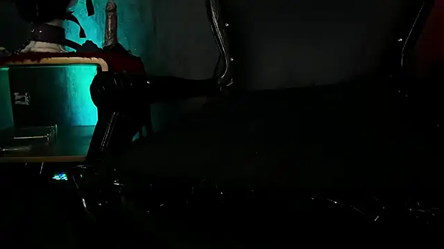 Snapshot of CharlotteScotte chatting on 01.20.25 CharlotteScotte online show from 01.20.25