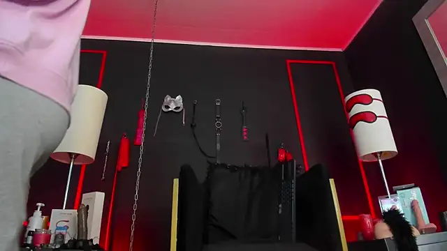 Snapshot of CharlotteScotte chatting on 09.15.25 CharlotteScotte online show from 09.15.25