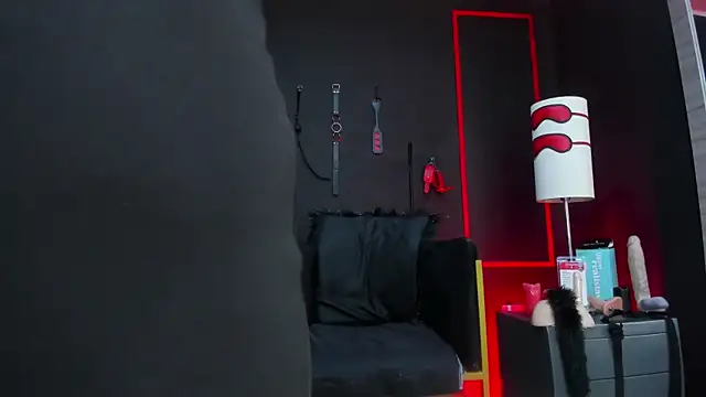 Snapshot of CharlotteScotte chatting on 09.16.25 CharlotteScotte online show from 09.16.25