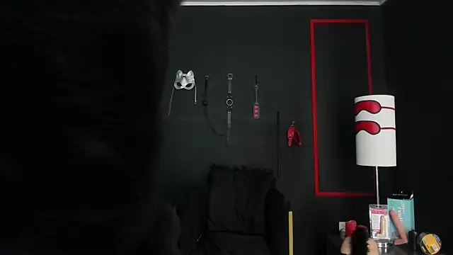 Snapshot of CharlotteScotte chatting on 09.20.25 CharlotteScotte online show from 09.20.25