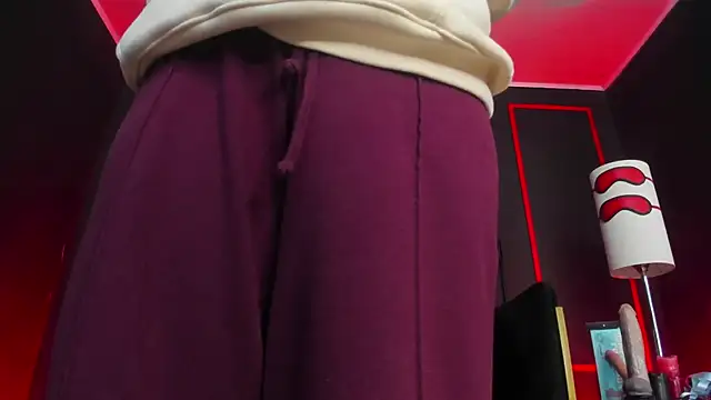 Snapshot of CharlotteScotte chatting on 10.01.25 CharlotteScotte online show from 10.01.25