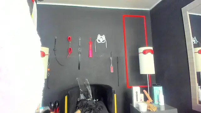 Snapshot of CharlotteScotte chatting on 10.16.25 CharlotteScotte online show from 10.16.25