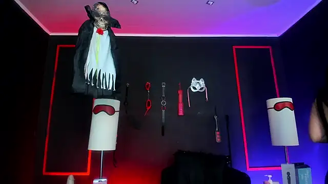 Snapshot of CharlotteScotte chatting on 10.20.25 CharlotteScotte online show from 10.20.25