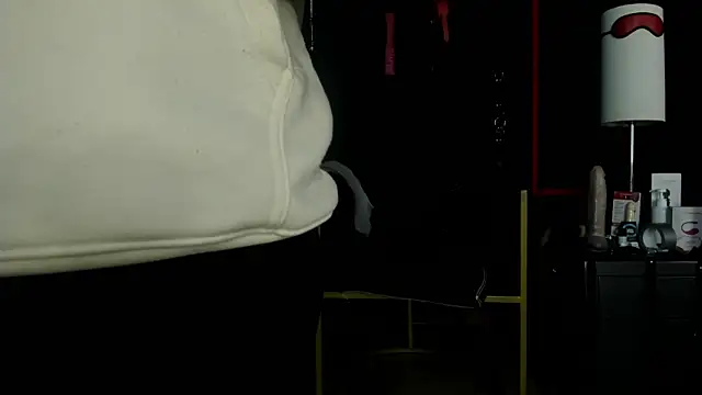 Snapshot of CharlotteScotte chatting on 11.20.25 CharlotteScotte online show from 11.20.25