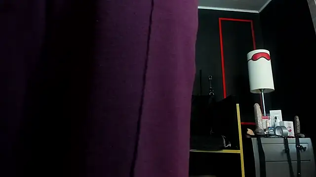 Snapshot of CharlotteScotte chatting on 11.24.25 CharlotteScotte online show from 11.24.25