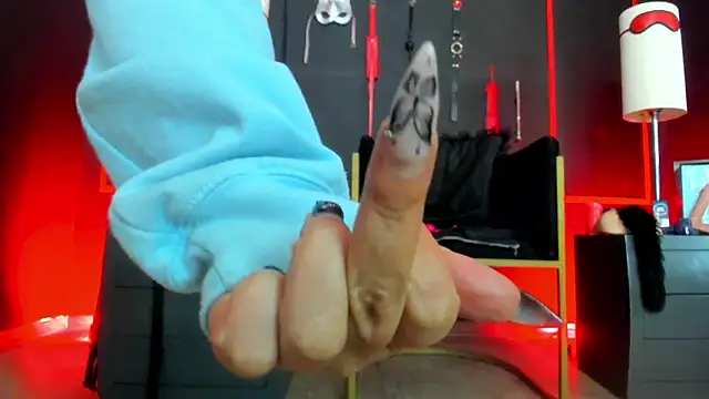 Snapshot of CharlotteScotte chatting on 12.17.25 CharlotteScotte online show from 12.17.25