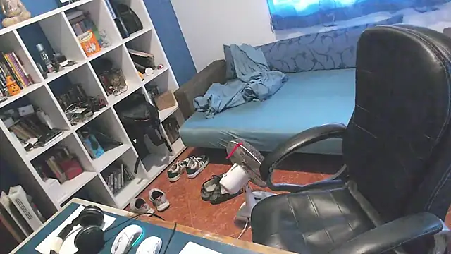 ravingr4d4 online show from 09.18.25