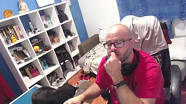 ravingr4d4 online show from 10.15.25