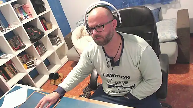 Snapshot of ravingr4d4 chatting on 03.11.26 ravingr4d4 online show from 03.11.26