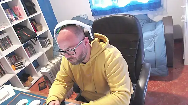 Snapshot of ravingr4d4 chatting on 03.12.26 ravingr4d4 online show from 03.12.26