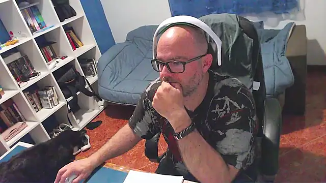 ravingr4d4 online show from 04.28.26