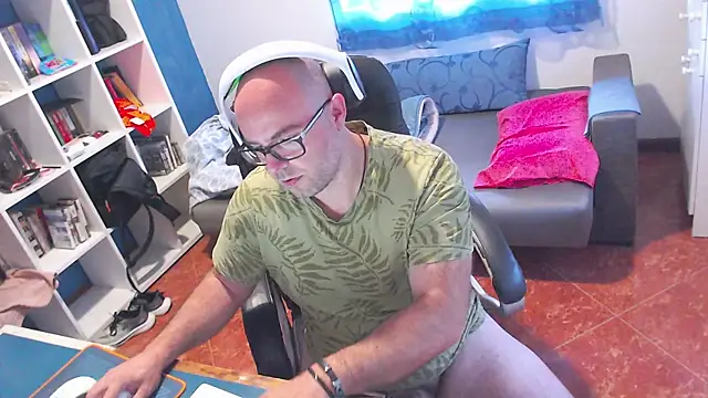 Snapshot of ravingr4d4 chatting on 05.21.26 ravingr4d4 online show from 05.21.26