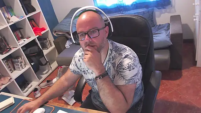 Snapshot of ravingr4d4 chatting on 05.25.26 ravingr4d4 online show from 05.25.26