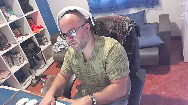 Snapshot of ravingr4d4 chatting on 05.26.26 ravingr4d4 online show from 05.26.26