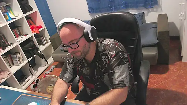 Snapshot of ravingr4d4 chatting on 05.27.26 ravingr4d4 online show from 05.27.26