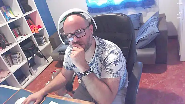 Snapshot of ravingr4d4 chatting on 05.28.26 ravingr4d4 online show from 05.28.26