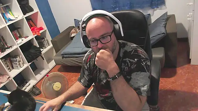 Snapshot of ravingr4d4 chatting on 05.28.26 ravingr4d4 online show from 05.28.26