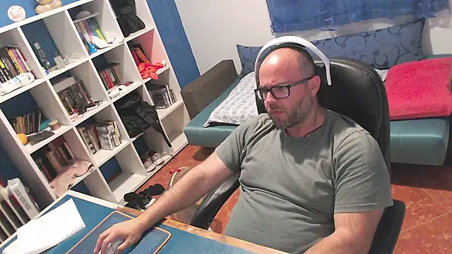 Snapshot of ravingr4d4 chatting on 05.31.26 ravingr4d4 online show from 05.31.26