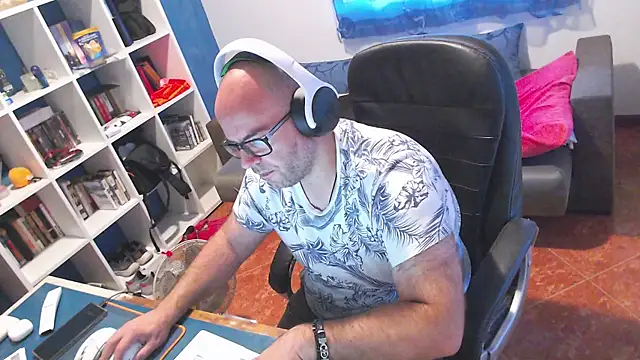 Snapshot of ravingr4d4 chatting on 06.17.26 ravingr4d4 online show from 06.17.26