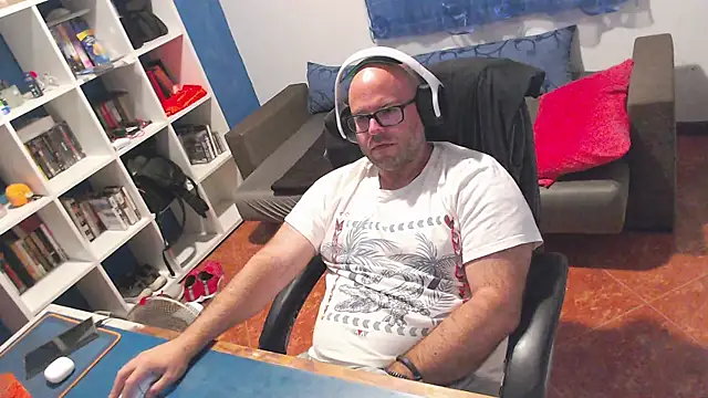 Snapshot of ravingr4d4 chatting on 06.18.26 ravingr4d4 online show from 06.18.26