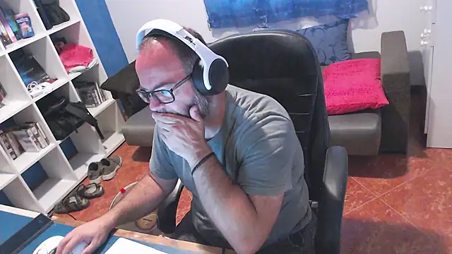 Snapshot of ravingr4d4 chatting on 07.28.26 ravingr4d4 online show from 07.28.26
