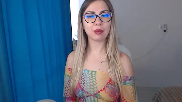 Snapshot of SugarErika chatting on 03.14.25 SugarErika online show from 03.14.25