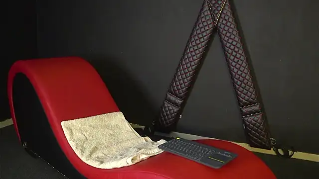 Snapshot of CelineConner chatting on 02.16.26 CelineConner online show from 02.16.26