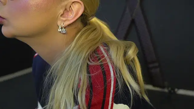 Snapshot of CelineConner chatting on 03.14.26 CelineConner online show from 03.14.26